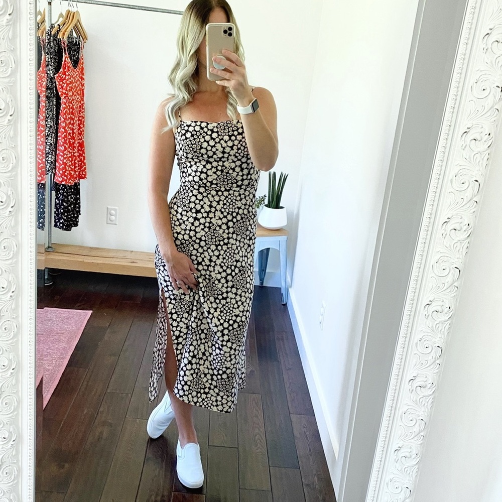 Black Daisy Midi Dress
